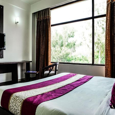 Madhu Resort Agra  Exterior foto
