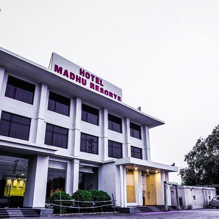Madhu Resort Agra  Exterior foto